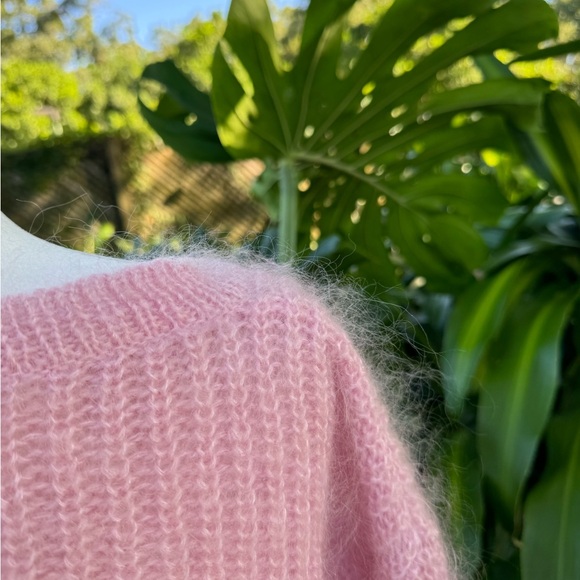 50%Mohair Vintage 1960s Covers super fuzzy feminine retro sweater .Size L - Picture 3 of 11
